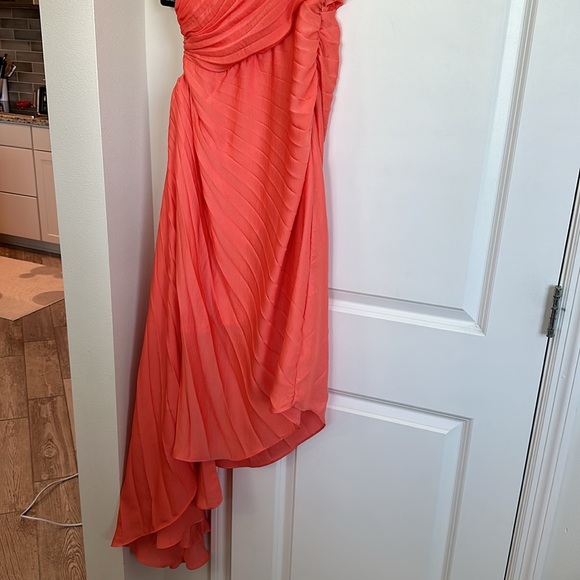 One shouldered dress size large with side cut out - Picture 3 of 4